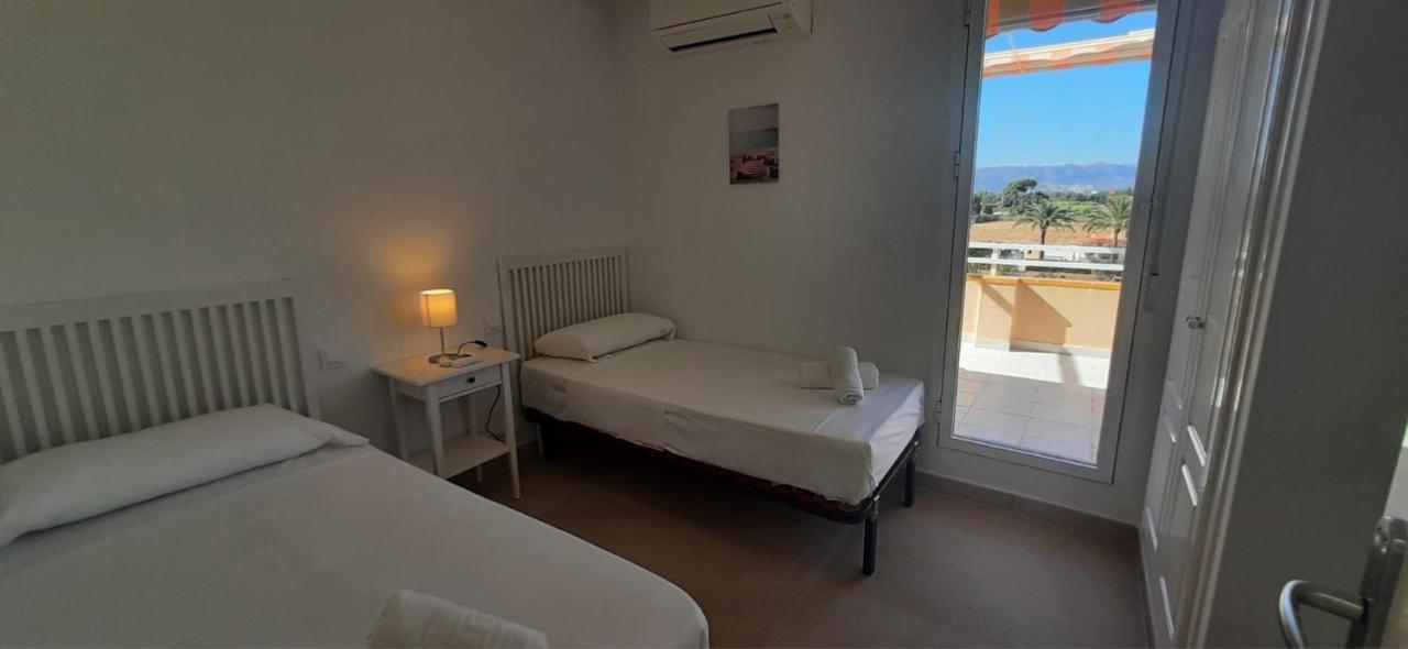Apartamento Atico En Urb Bahia De Denia De Vacaciones Mar Por Medio Exterior foto